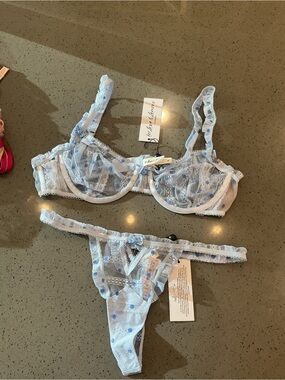 #149 RARE For Love & Lemons/ VS Collab Harper Ruffle Bra & Thong Set